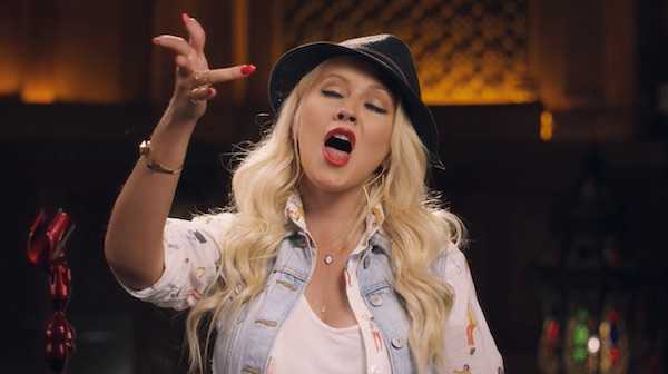 Christina Aguilera teaching vocal techniques