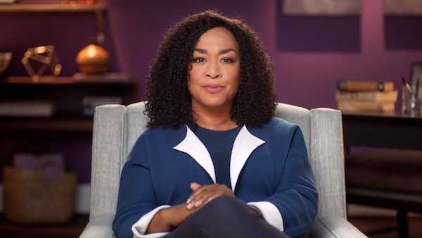 Shonda Rhimes teaching her MasterClass