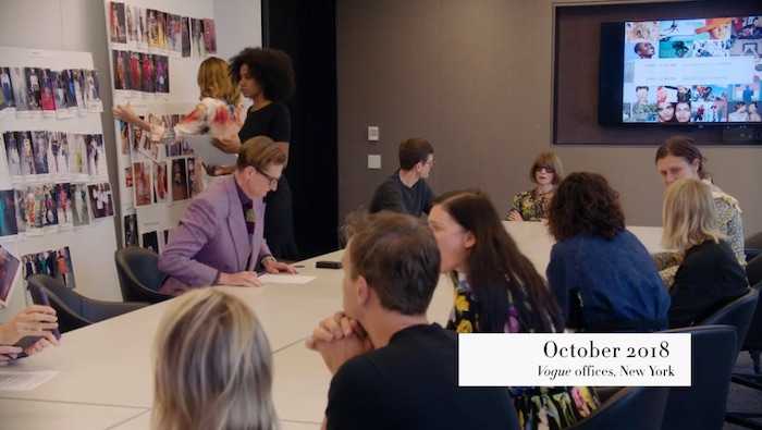 Anna Wintour leading a meeting in her MasterClass