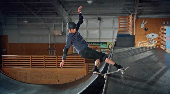 Tony Hawk performing a rock'n'roll