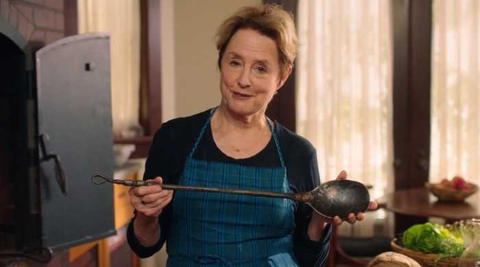 Alice Waters sharing her cooking philosophy